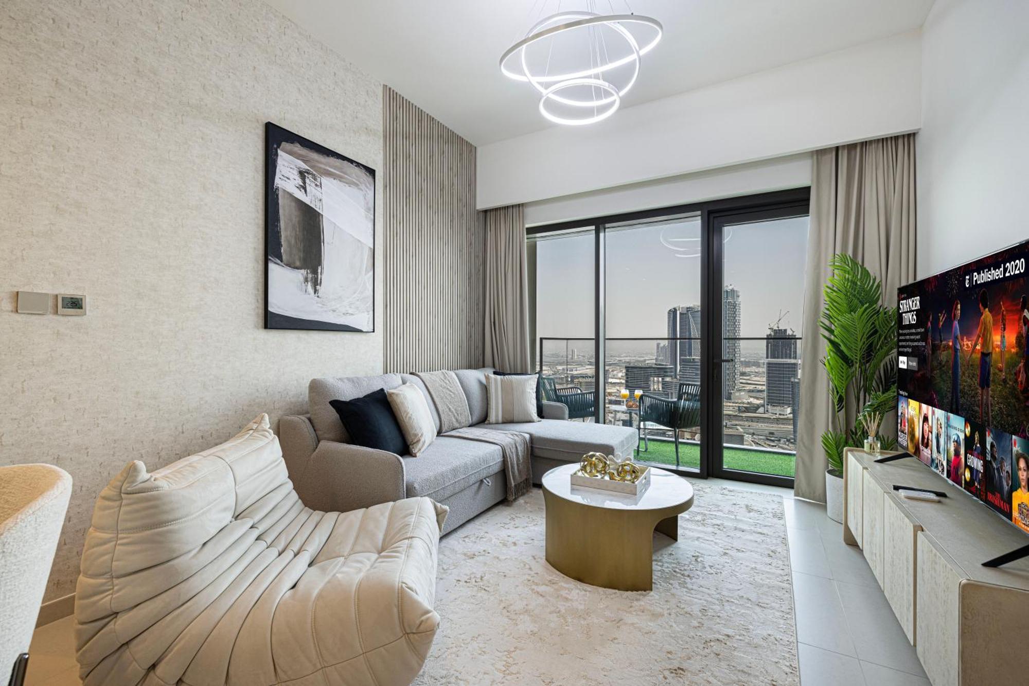 Smartstay At Burj Royale - Unique Downtown Views - Brand New Luxury