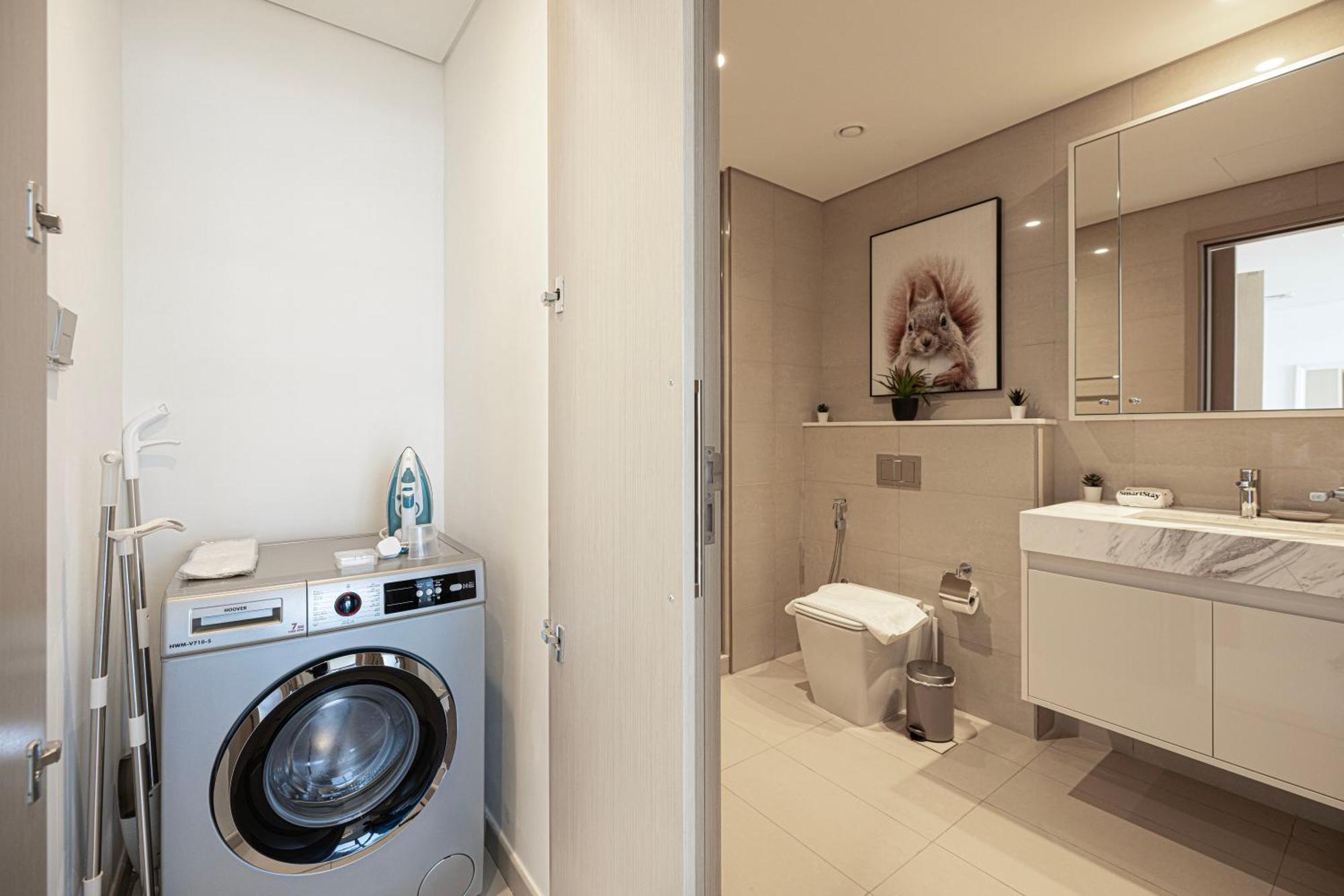 Smartstay At Burj Royale - Unique Downtown Views - Brand New Luxury Apartment *