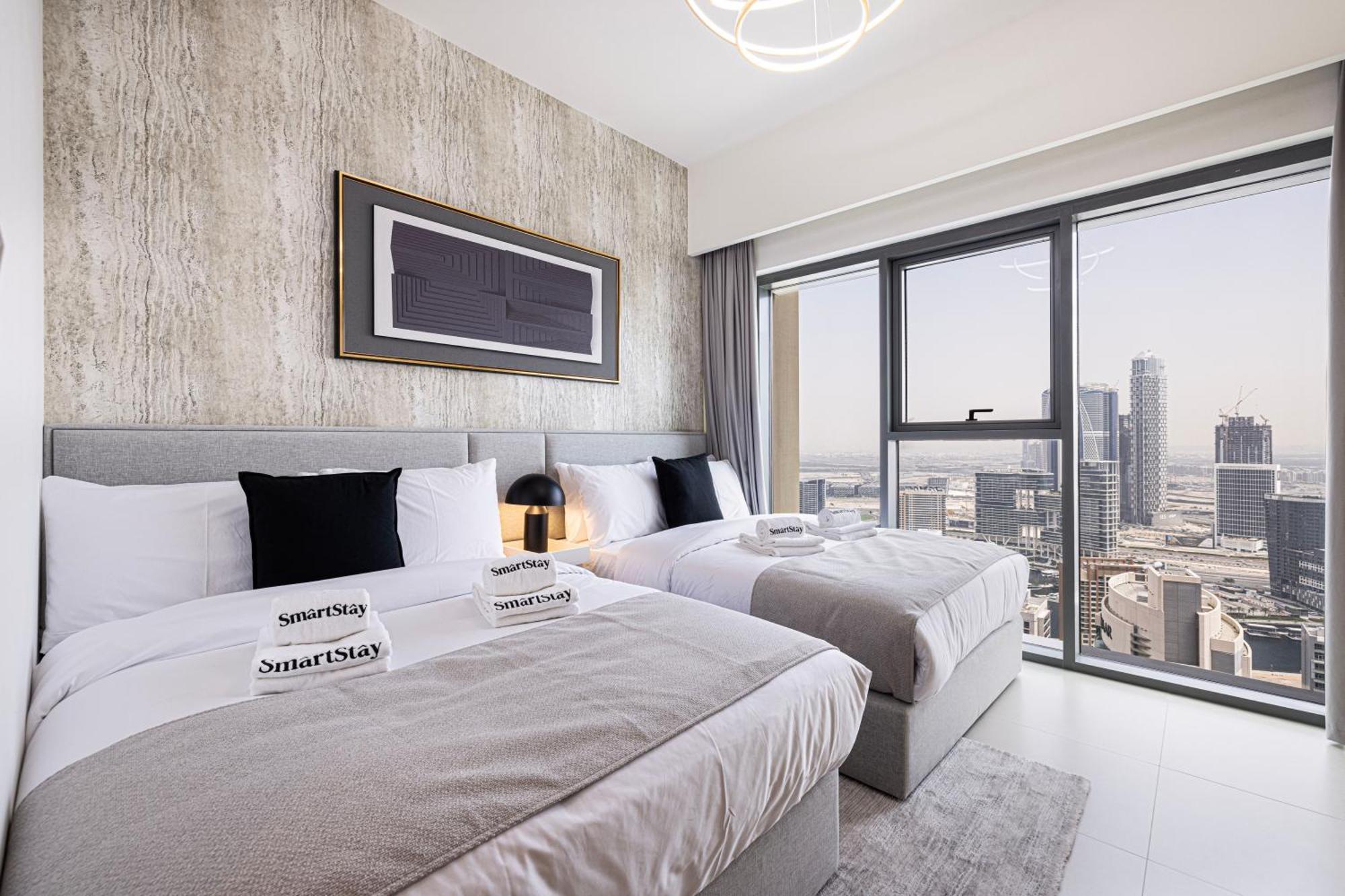 Smartstay At Burj Royale - Unique Downtown Views - Brand New Luxury