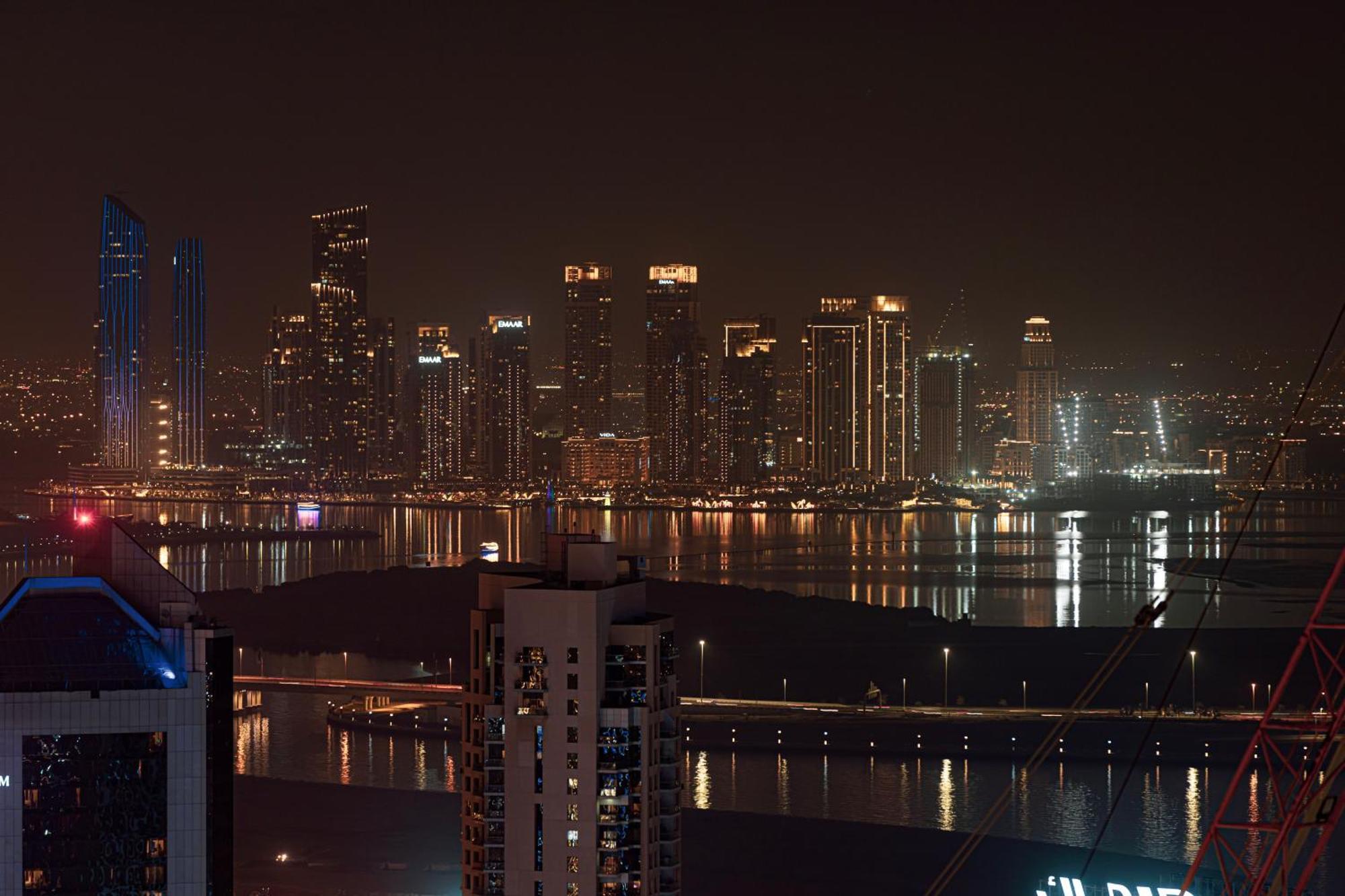 Smartstay At Burj Royale - Unique Downtown Views - Brand New Luxury
